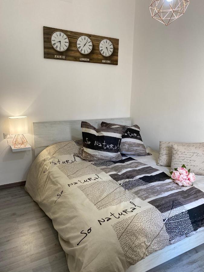 Bobo'S Home Iglesias Luaran gambar